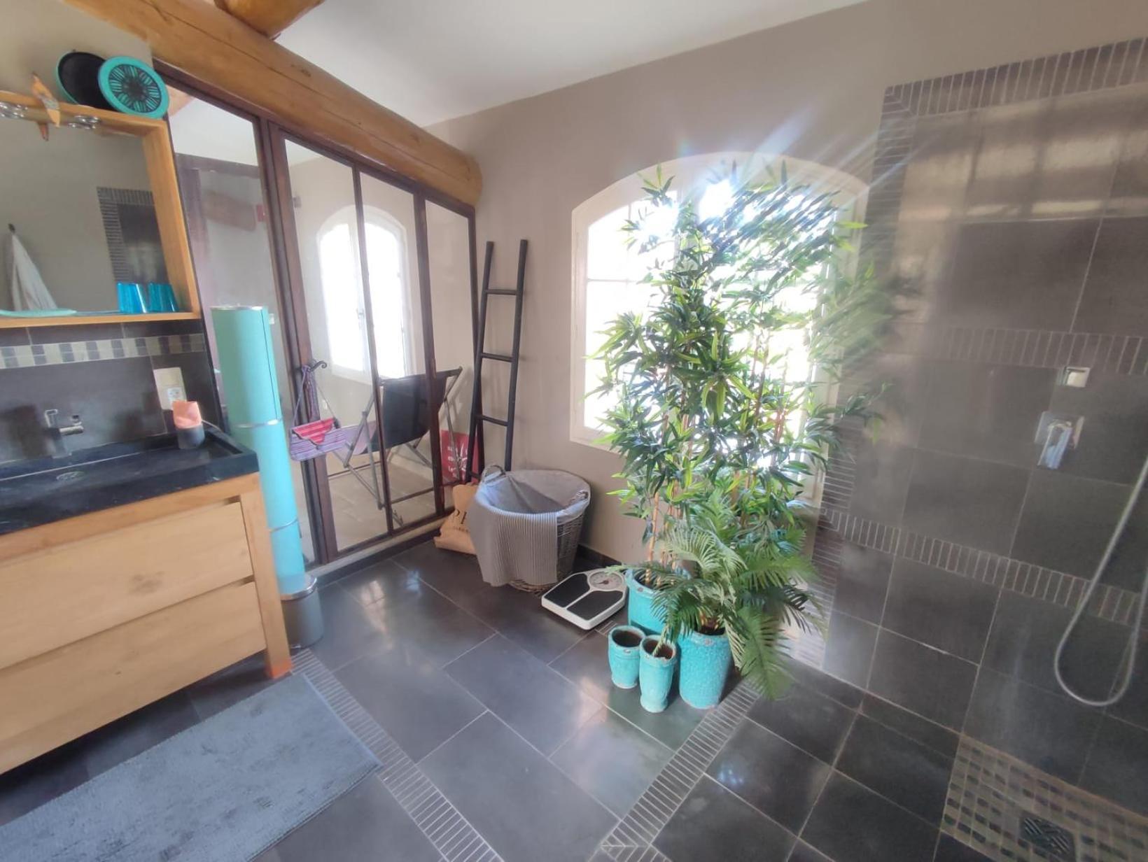 Loft Apartment *